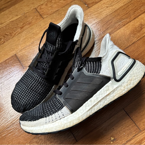 Womens Black Adidas Boost Shoes - Picture 3 of 9